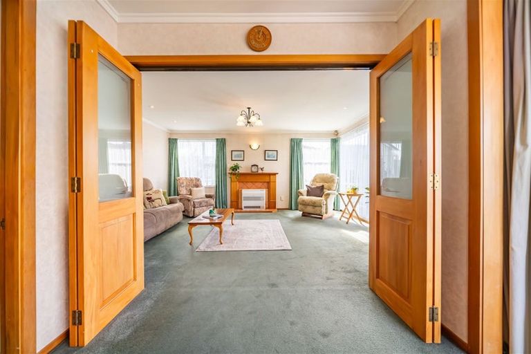 Photo of property in 10 Robertson Street, Elderslea, Upper Hutt, 5018