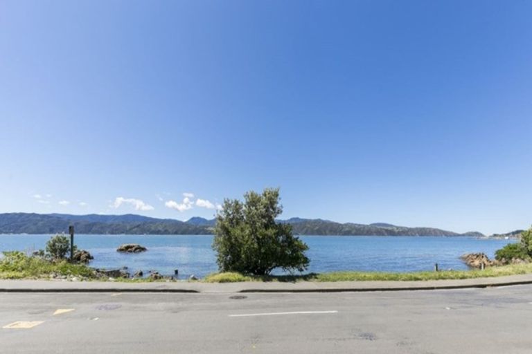 Photo of property in 455 Karaka Bay Road, Karaka Bays, Wellington, 6022