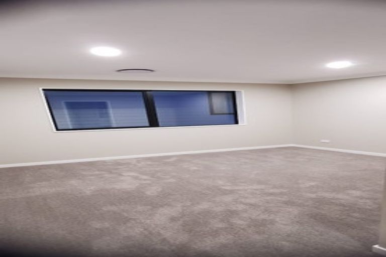 Photo of property in 30 Godfrey Drive, Orewa, 0931