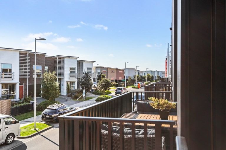 Photo of property in 87 Bomb Point Drive, Hobsonville, Auckland, 0616