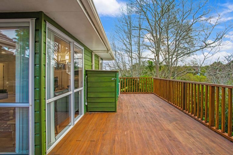 Photo of property in 23 Pinewood Grove, Botany Downs, Auckland, 2010