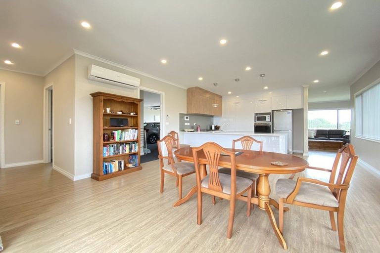 Photo of property in 22 Rauaruhe Road, Karaka, Papakura, 2113