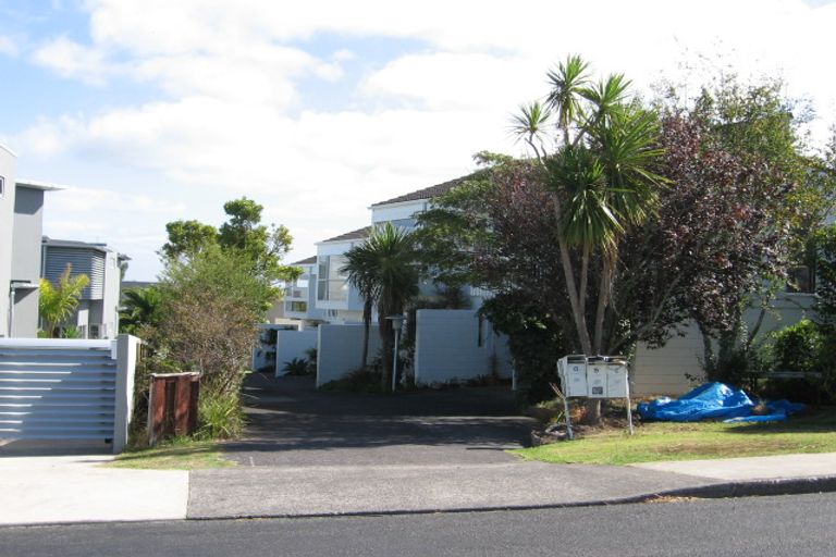 Photo of property in 2/68 Seaview Road, Castor Bay, Auckland, 0620