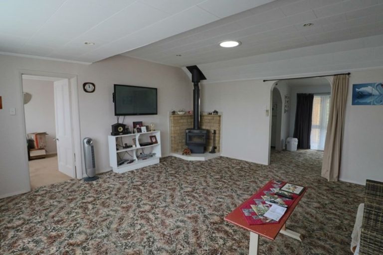 Photo of property in 16 Hulke Street, Foxton, 4814