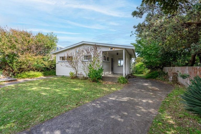 Photo of property in 18 Newry Road, Raumati Beach, Paraparaumu, 5032
