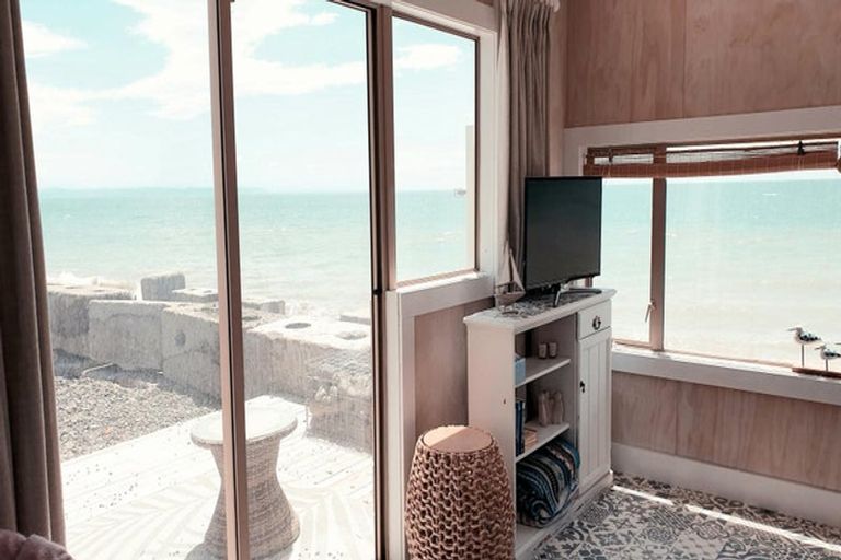 Photo of property in 23 Clifton Road, Haumoana, 4102