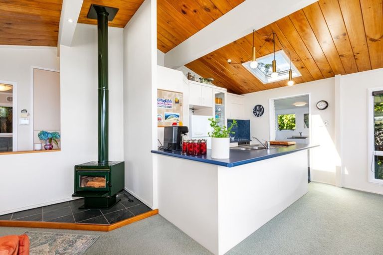 Photo of property in 42 Ferry Road, Days Bay, Lower Hutt, 5013