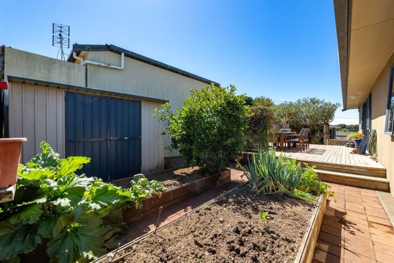 Photo of property in 30 Moulton Street, Moturoa, New Plymouth, 4310