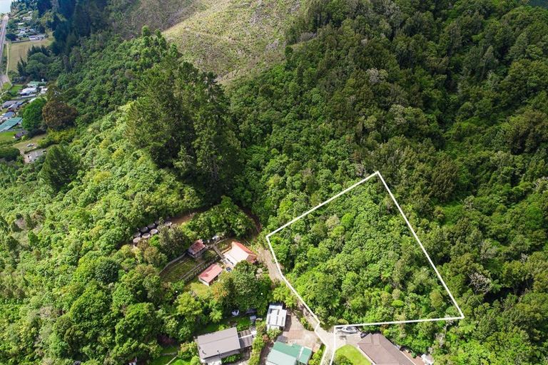 Photo of property in 57 Oxford Road, Lake Rotoma, Rotorua, 3074
