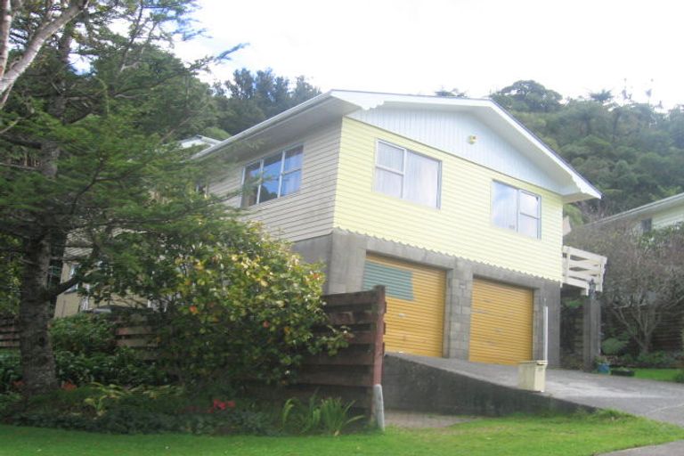 Photo of property in 109 Tirohanga Road, Tirohanga, Lower Hutt, 5010