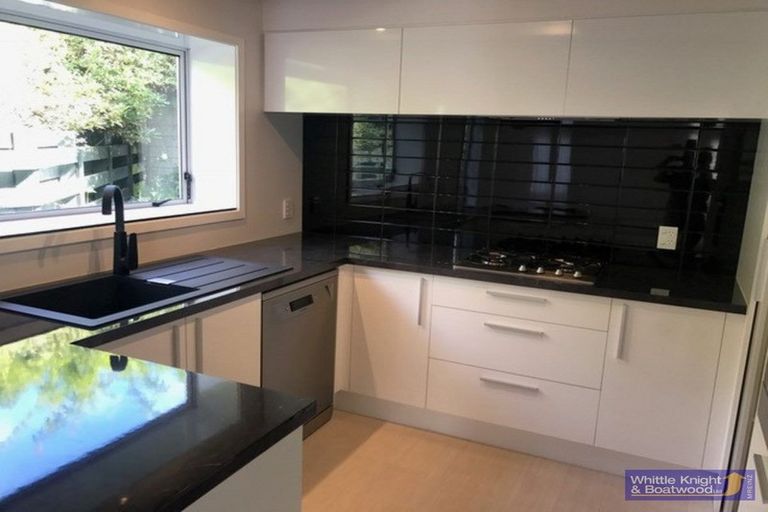 Photo of property in 4a Thurlestone Place, Burnside, Christchurch, 8053