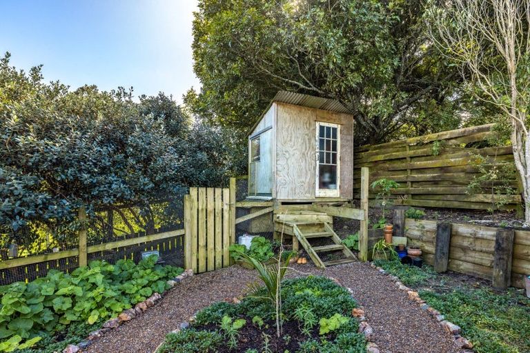 Photo of property in 3 George Street, Surfdale, Waiheke Island, 1081