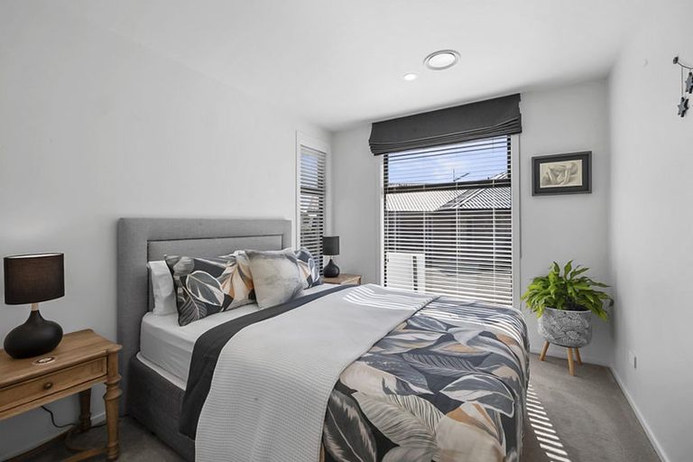 Photo of property in 2/31 Links Drive, Waiwhakaiho, New Plymouth, 4312