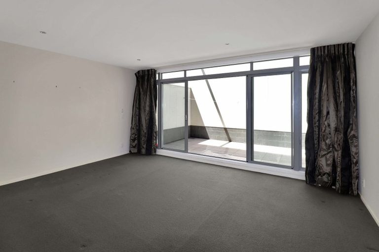 Photo of property in Las Olas De Cuba, 4/35 Torrens Terrace, Mount Cook, Wellington, 6011