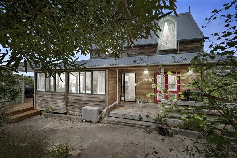 Photo of property in 21 Crieff Street, Northland, Wellington, 6012