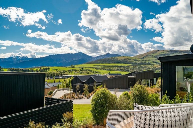 Photo of property in 19 Falconer Rise, Jacks Point, Queenstown, 9371