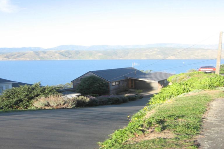 Photo of property in 3a Newport Terrace, Seatoun, Wellington, 6022