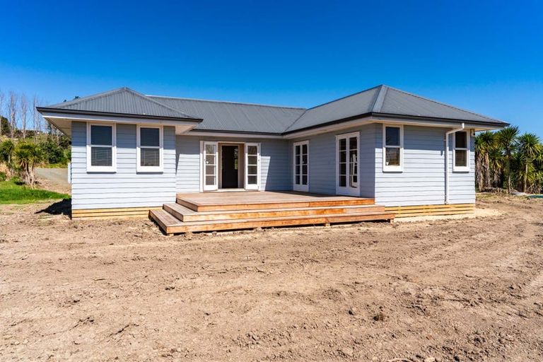 Photo of property in 960a Oneriri Road, Kaiwaka, 0573