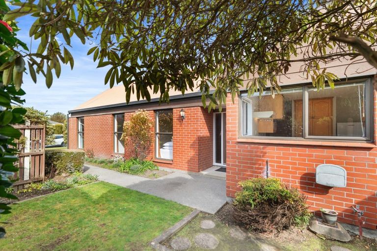 Photo of property in 8 Parr Place, Ilam, Christchurch, 8041