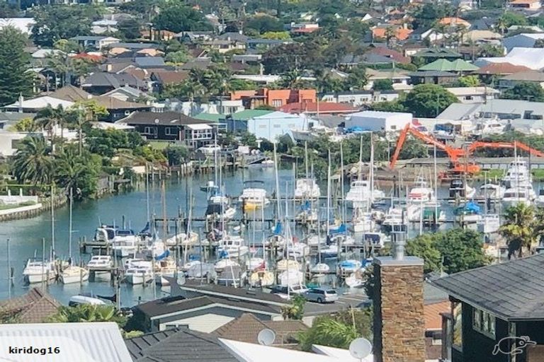 Photo of property in 23 Seaview Road, Castor Bay, Auckland, 0620