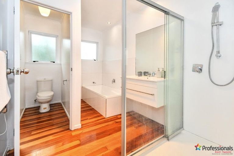 Photo of property in 6 Blanes Road, Weymouth, Auckland, 2103