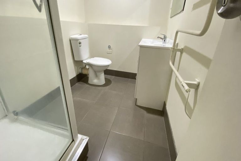 Photo of property in 8c Schnapper Rock Road, Schnapper Rock, Auckland, 0632