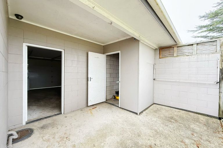 Photo of property in 2/1 Raeben Avenue, Hillcrest, Auckland, 0627