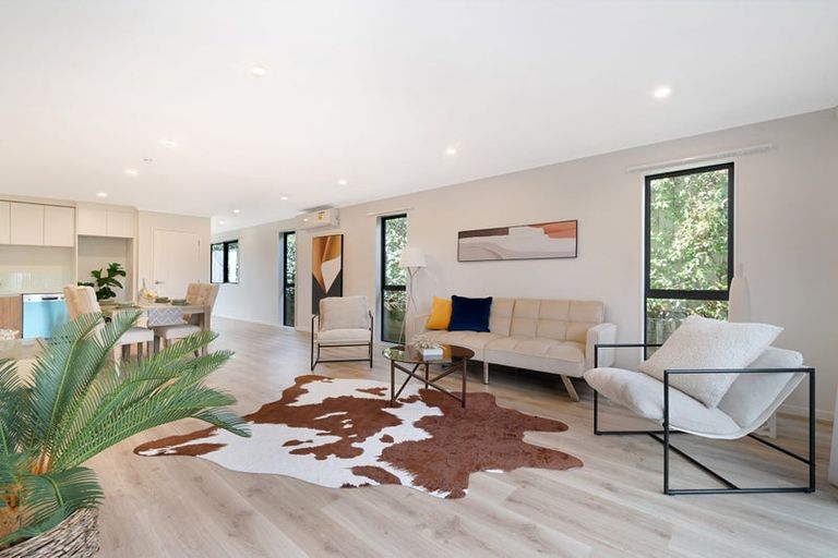 Photo of property in 439a West Coast Road, Glen Eden, Auckland, 0602