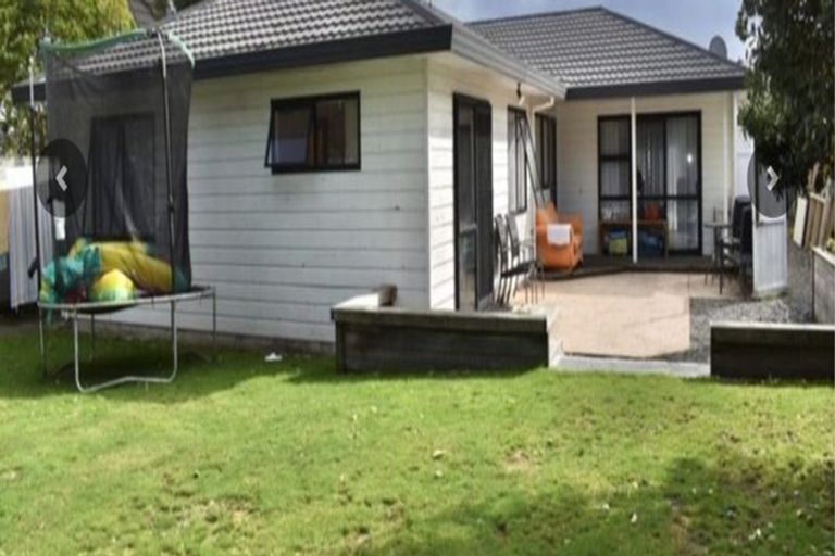 Photo of property in 12 Renata Road, Otaki, 5512