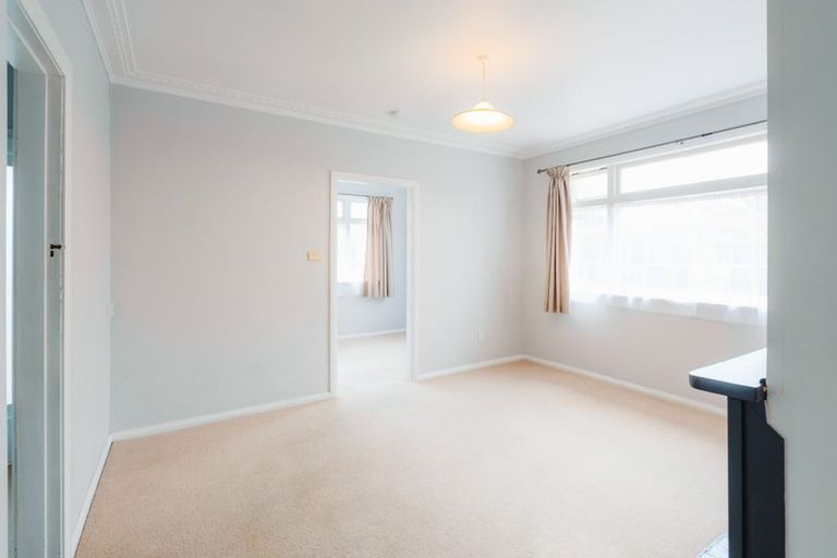 Photo of property in 27 Stanley Street, Levin, 5510