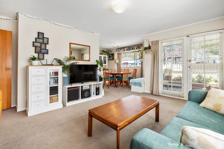 Photo of property in 165c Queens Drive, Lyall Bay, Wellington, 6022