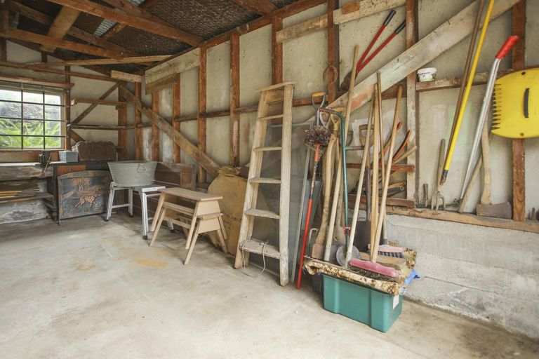 Photo of property in 102 Mountain Road, Mangere Bridge, Auckland, 2022