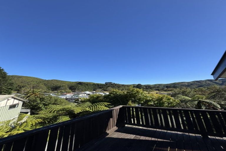 Photo of property in 29 Newburn Grove, Wainuiomata, Lower Hutt, 5014