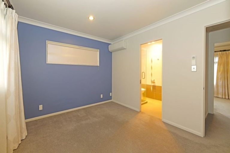 Photo of property in 5 Quedley Court, Eastern Beach, Auckland, 2012