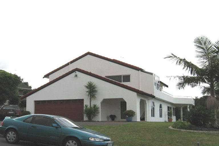 Photo of property in 4 Clearwater Cove, West Harbour, Auckland, 0618