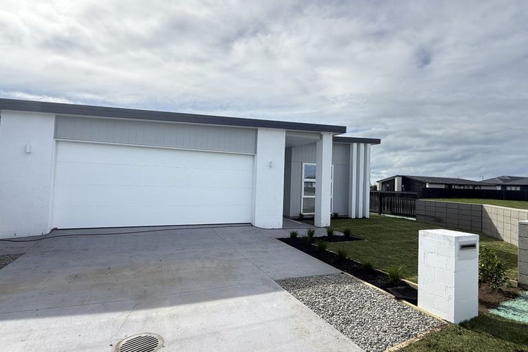 Photo of property in 51 Empire Crescent, Papamoa, 3118
