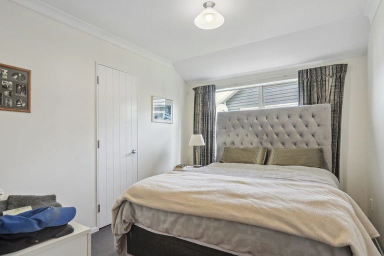 Photo of property in 12 Ruru Place, Levin, 5510