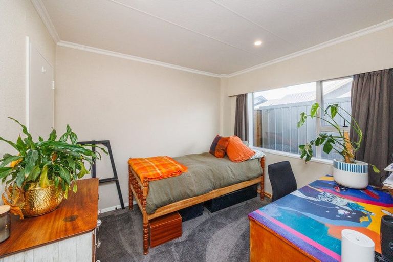 Photo of property in 12d Colombo Street, Hokowhitu, Palmerston North, 4410