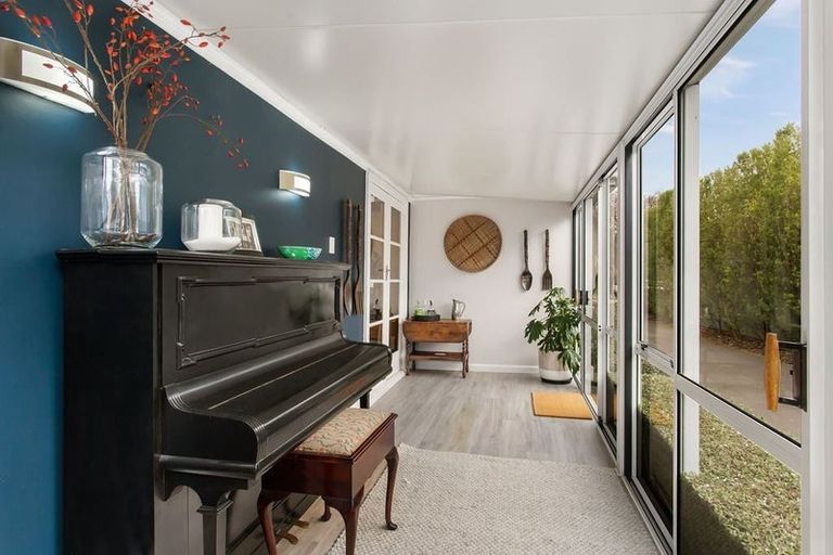 Photo of property in 32 Windermere Road, Papanui, Christchurch, 8053