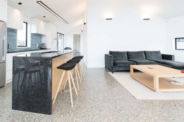 Photo of property in 6 Scurr Terrace, Wanaka, 9305