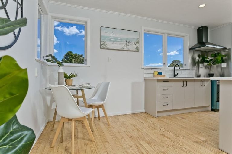 Photo of property in 18 Lendic Avenue, Henderson, Auckland, 0612