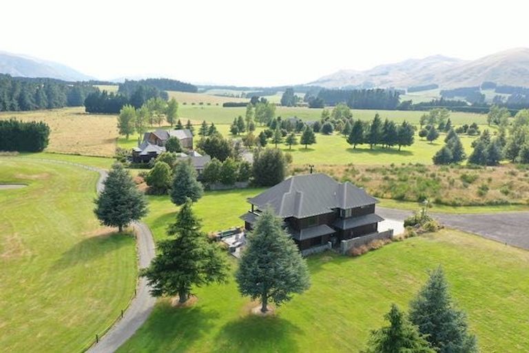 Photo of property in 623 Coleridge Road, Windwhistle, Hororata, 7572