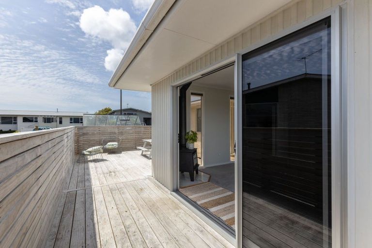 Photo of property in 17 Longview Drive, Merrilands, New Plymouth, 4312