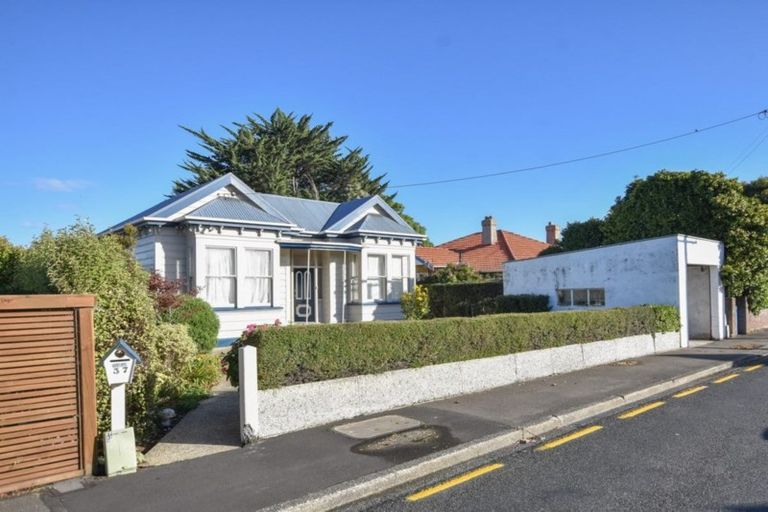 Photo of property in 37 Oxford Street, South Dunedin, Dunedin, 9012