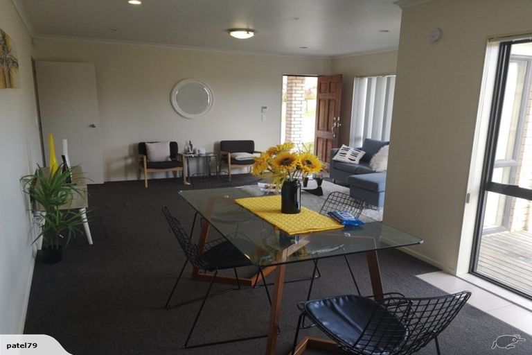 Photo of property in 37 Westglen Place, Ranui, Auckland, 0612