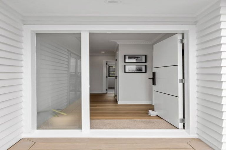 Photo of property in 23 Braemar Road, Rothesay Bay, Auckland, 0630