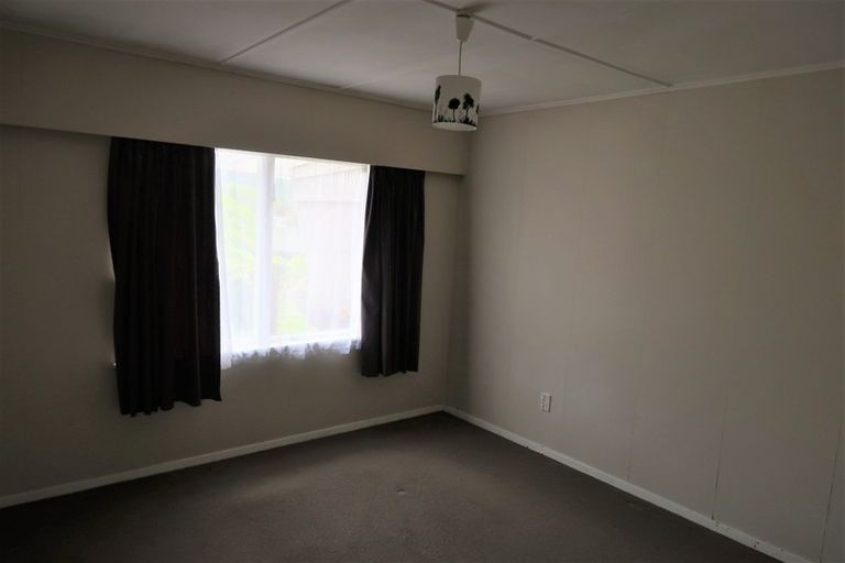 Photo of property in 9 Holland Street, Wainuiomata, Lower Hutt, 5014