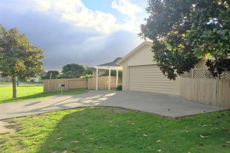 Photo of property in 321 Gravatt Road, Papamoa Beach, Papamoa, 3118
