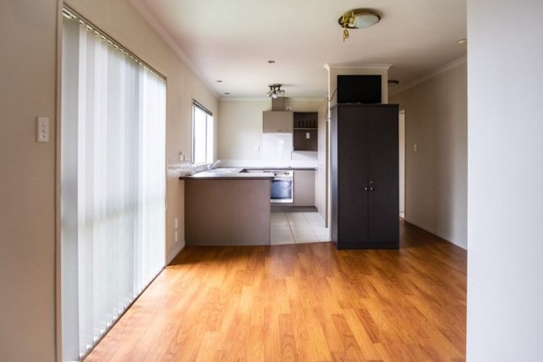 Photo of property in 8 Fitchburg Place, Mangere, Auckland, 2022