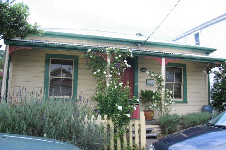 Photo of property in 10 Moir Street, Mount Victoria, Wellington, 6011